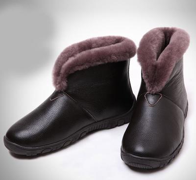 武漢大鵬秋冬新款牛面皮男式室內保暖靴 中筒鏤空馬丁靴 價格、廠家與產品解析